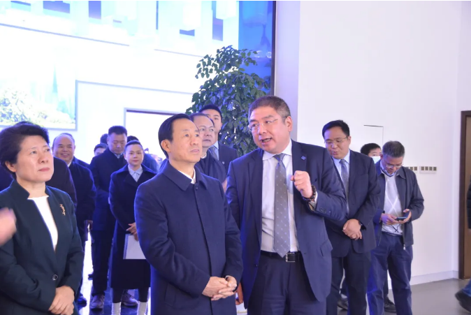 奋进新征程丨湖南省委书记许达哲一行莅临Ezpay(中国)环境长沙基地调研考察